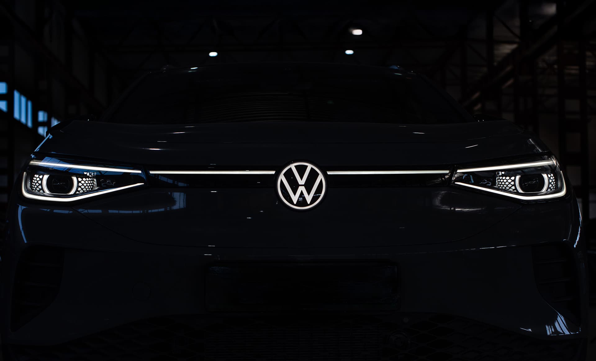 Volkswagen vehicles and showroom - TOHO Autofreude